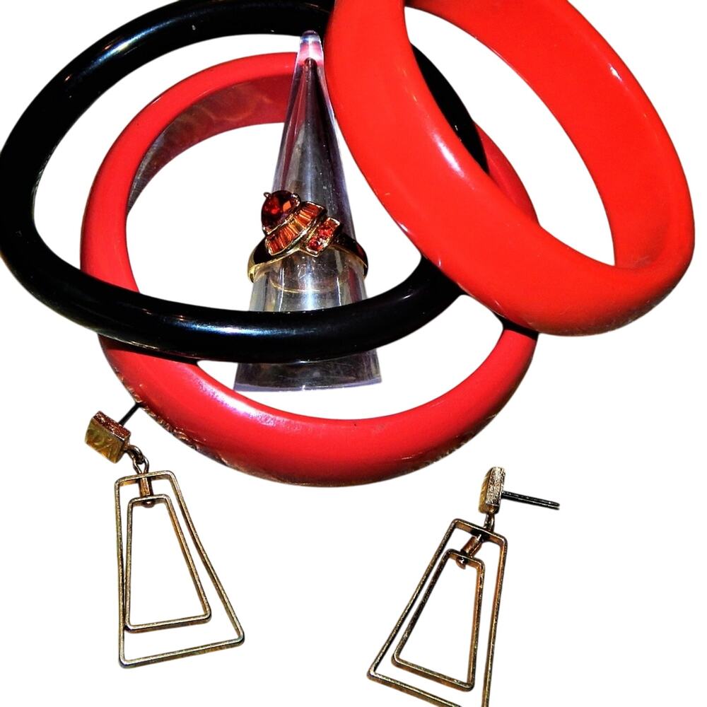 Rad Red & Black Bangle Earrings & SIZE 7.5 Ring  Lot